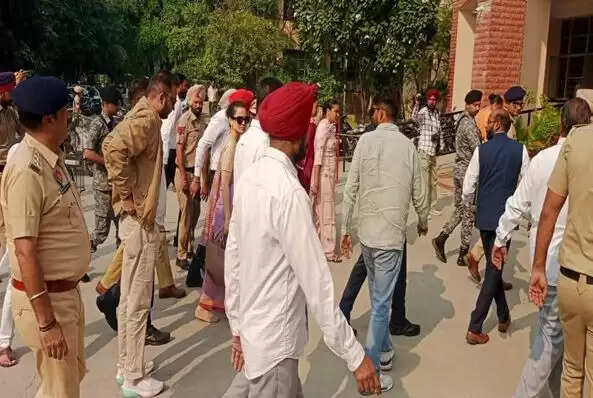 पंजाब की बठिंडा अदालत में पेश हुई कंगना रानौत, गलतफहमी के लिए खेद जताया