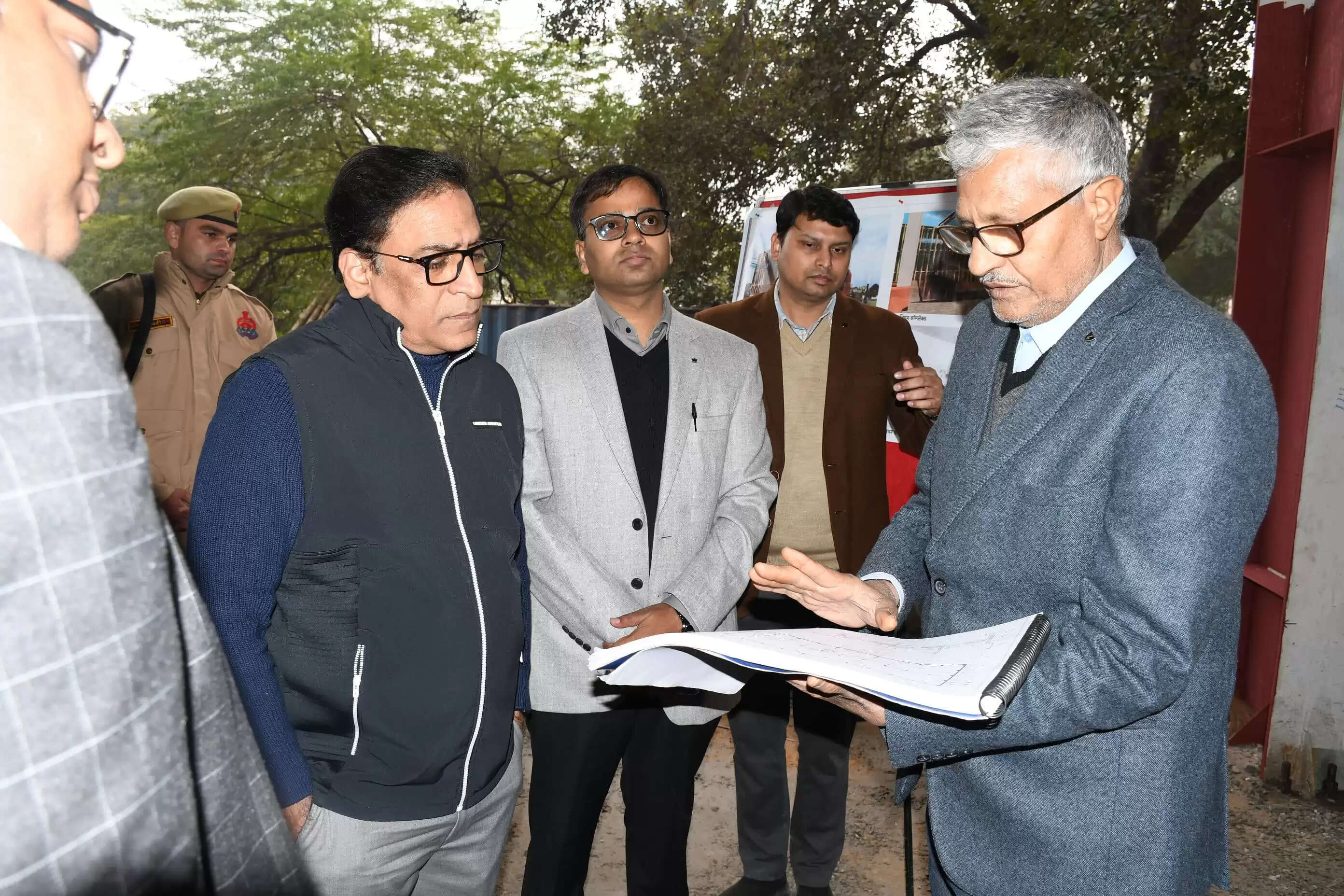 फिरोजाबाद को कांच उद्योग व स्थानीय संस्कृति से जोड़कर पर्यटन केंद्र के रूप में विकसित करना प्राथमिकता : प्रमुख सचिव