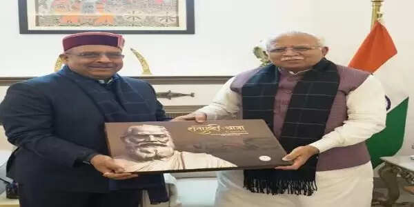 विधानसभा अध्यक्ष ने केंद्रीय मंत्री खट्टर से की मुलाकात, ‘शताब्दी-यात्रा’ कॉफी टेबल बुक भेंट की