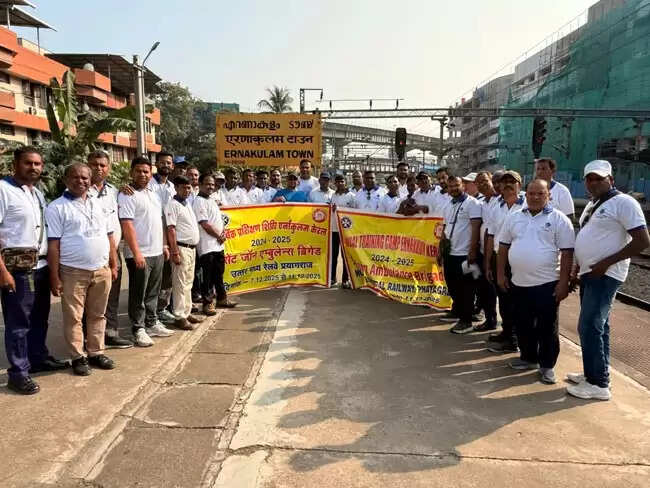 सेंट जॉन एम्बुलेंस ब्रिगेड के प्रशिक्षण शिविर में जीवन रक्षा का दिया गया प्रशिक्षण