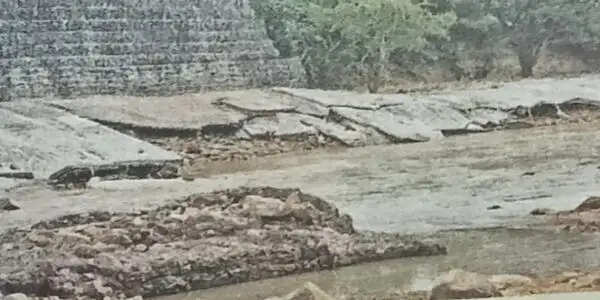 नमामि गंगे की आड़ में मंदाकिनी से खिलवाड़ पड़ा 24.62 करोड़ का महंगा सौदा, बाढ़ ने खोली रिवर फ्रंट की पोल