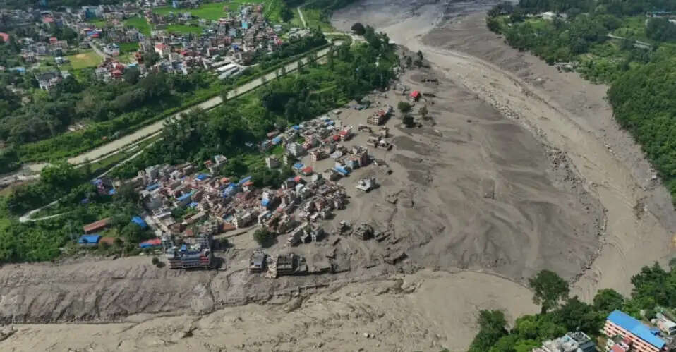 नेपाल में जल प्रलय, कम से कम 157 लोगों की मौत, विदेशी नागरिकों समेत करीब 700 लोग लापता