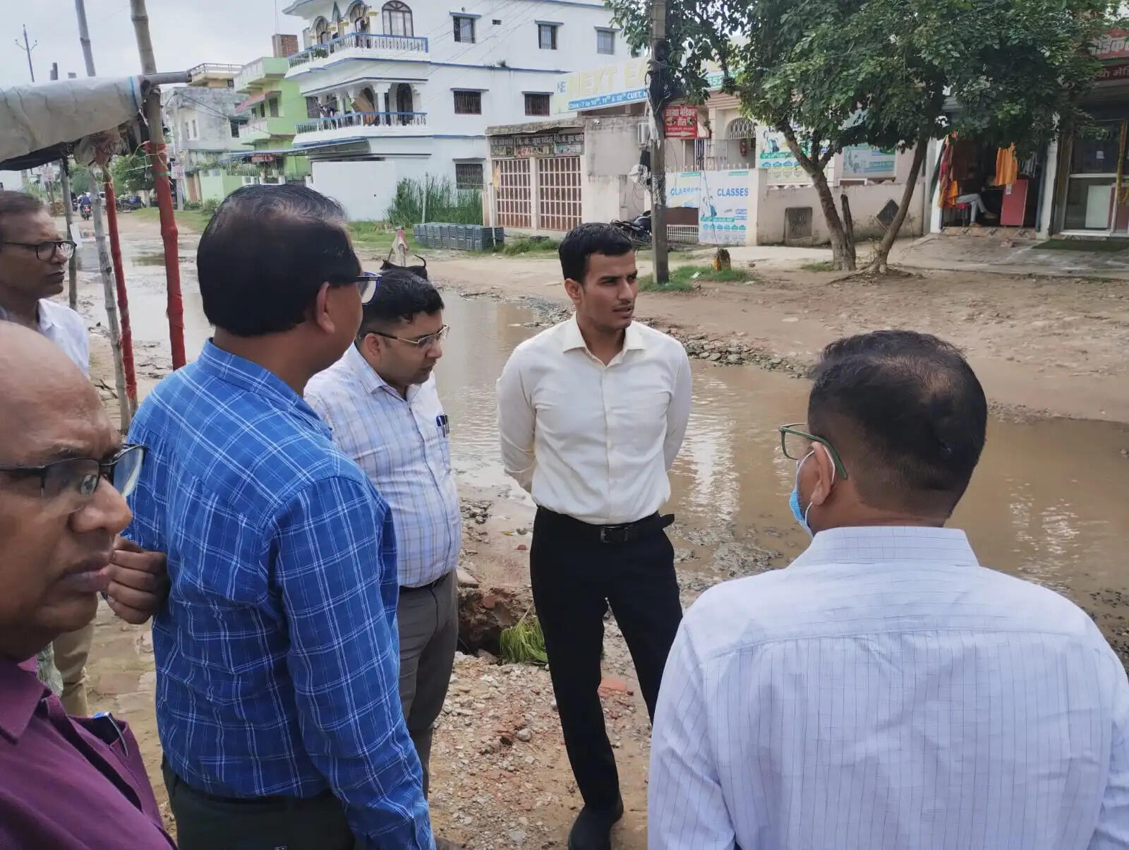 छपरा में डीडीसी ने जलजमाव क्षेत्र का किया निरीक्षण, नालों को अतिक्रमणमुक्त करने का दिया निर्देश