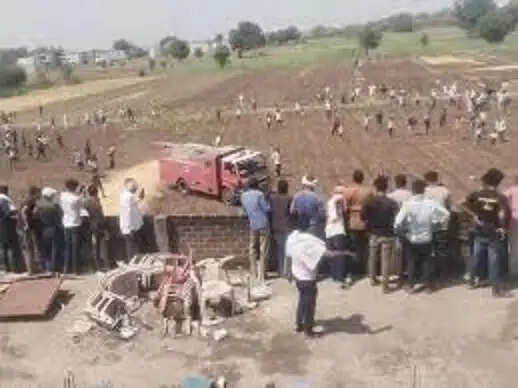 खरगोन:&nbsp;कबाड़ गोदाम में लगी भीषण आग, फायर&nbsp;ब्रिगेड&nbsp;ने&nbsp;दो घंटे&nbsp;की&nbsp;कड़ी&nbsp;मशक्कत&nbsp;के&nbsp;बाद पाया काबू