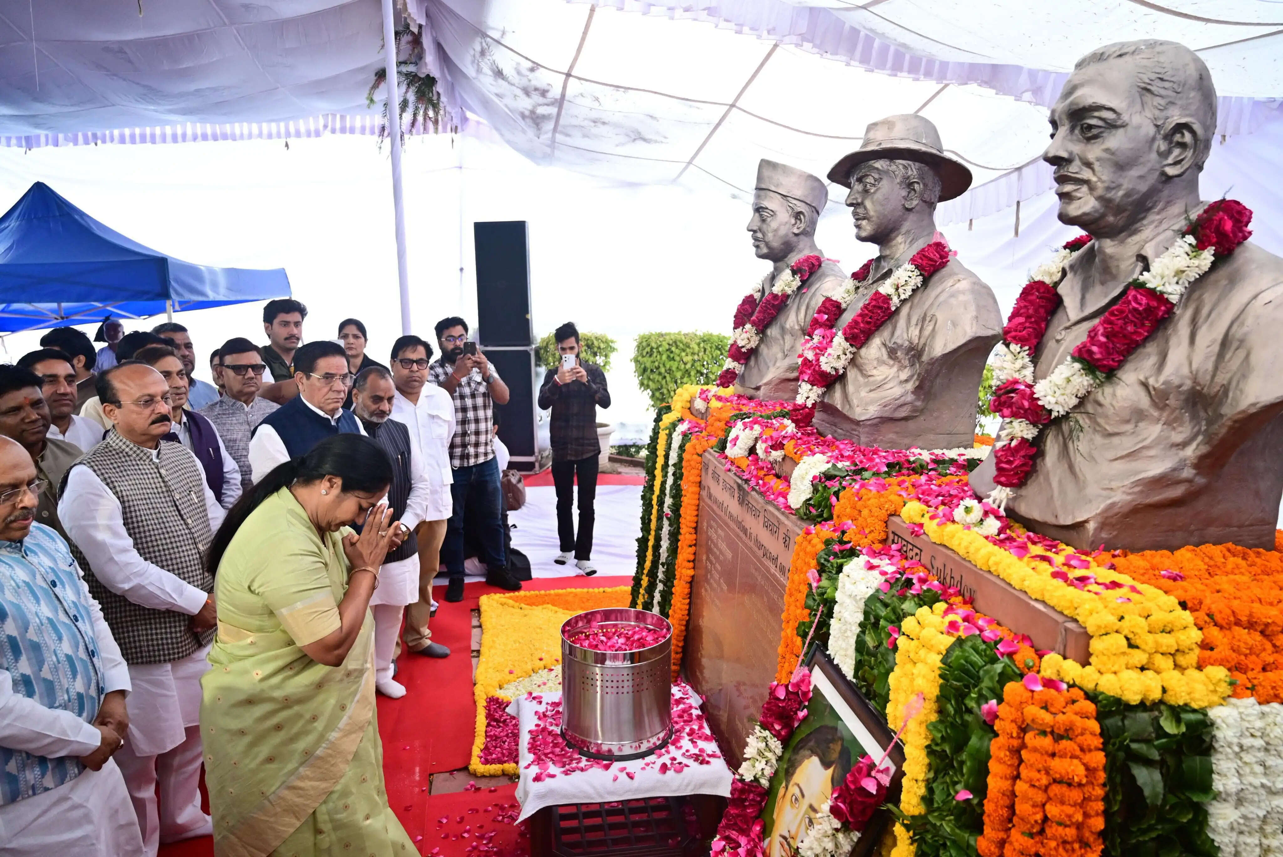 दिल्ली विधानसभा का बजट सत्र शुरू, मुख्यमंत्री रेखा गुप्ता ने पेश किया आर्थिक सर्वेक्षण