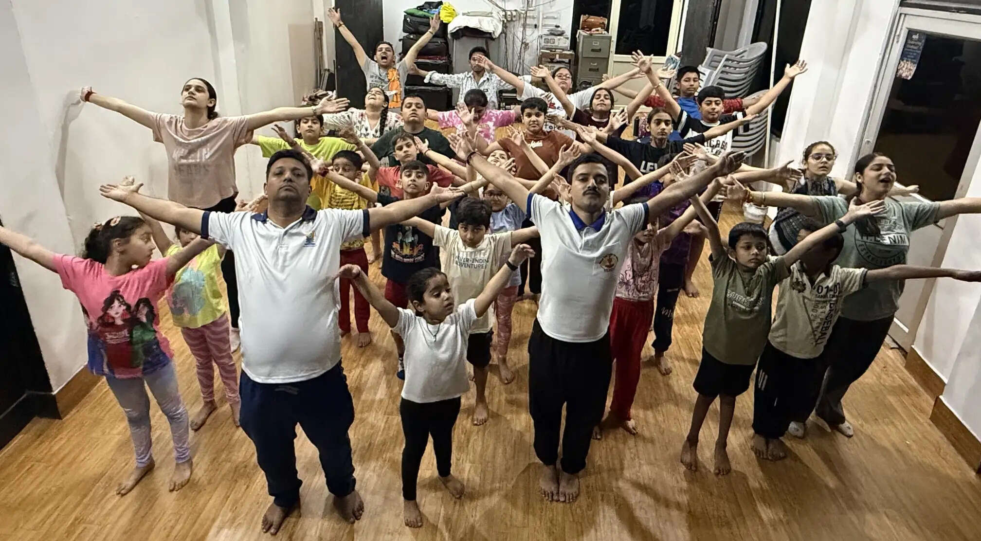 आयुष विभाग के सहयोग से बच्चों को योग, मानसिक स्वास्थ्य और शारीरिक फिटनेस का दिया गया प्रशिक्षण
