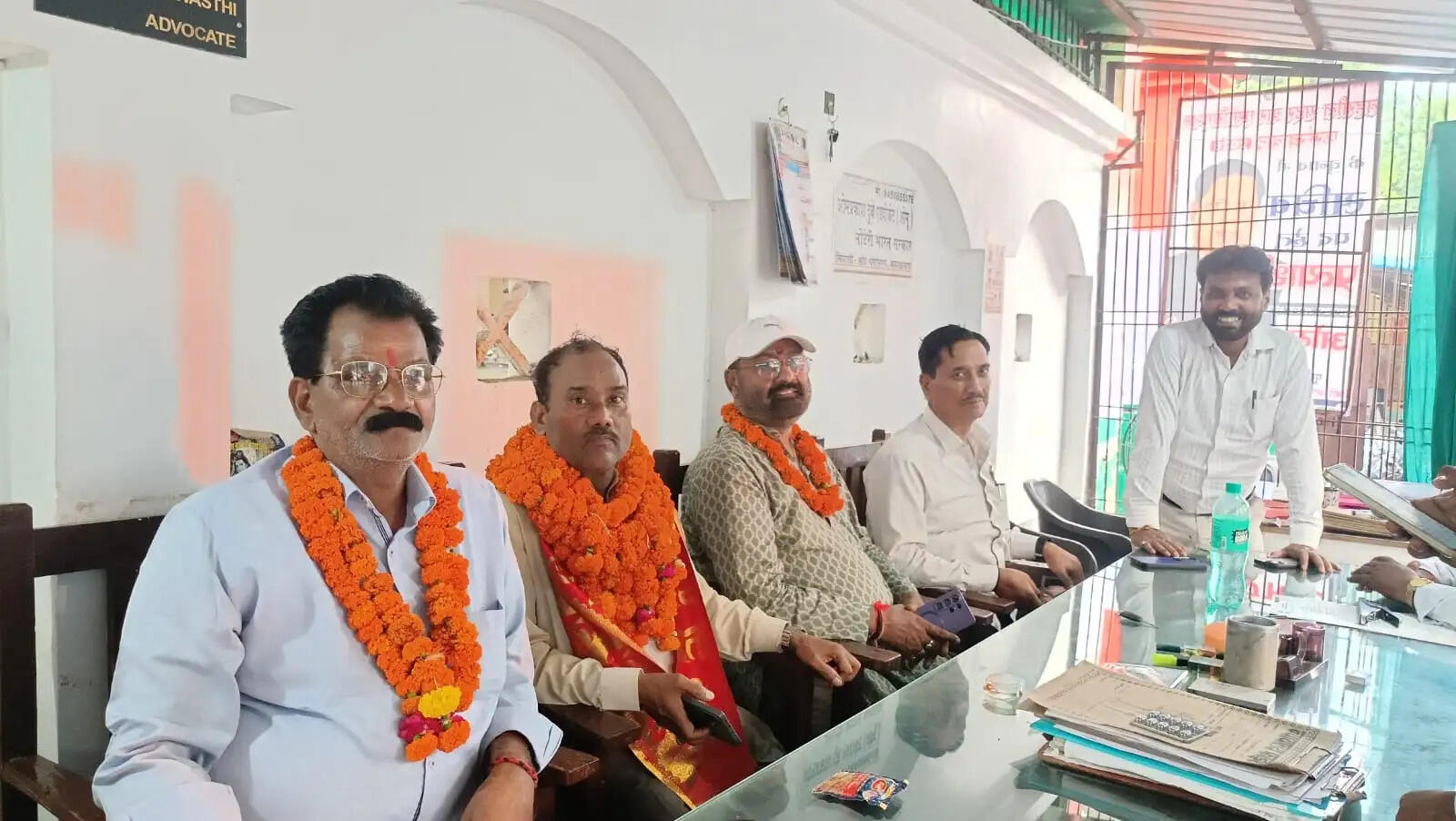 फर्रुखाबाद: तहसील बार एसोसिएशन चुनाव में अध्यक्ष पद प्रत्याशी राजीव सिंह चौहान ने पर्चा वापस लिया,रामेन्द्र कटियार निर्विरोध अध्यक्ष निर्वाचित