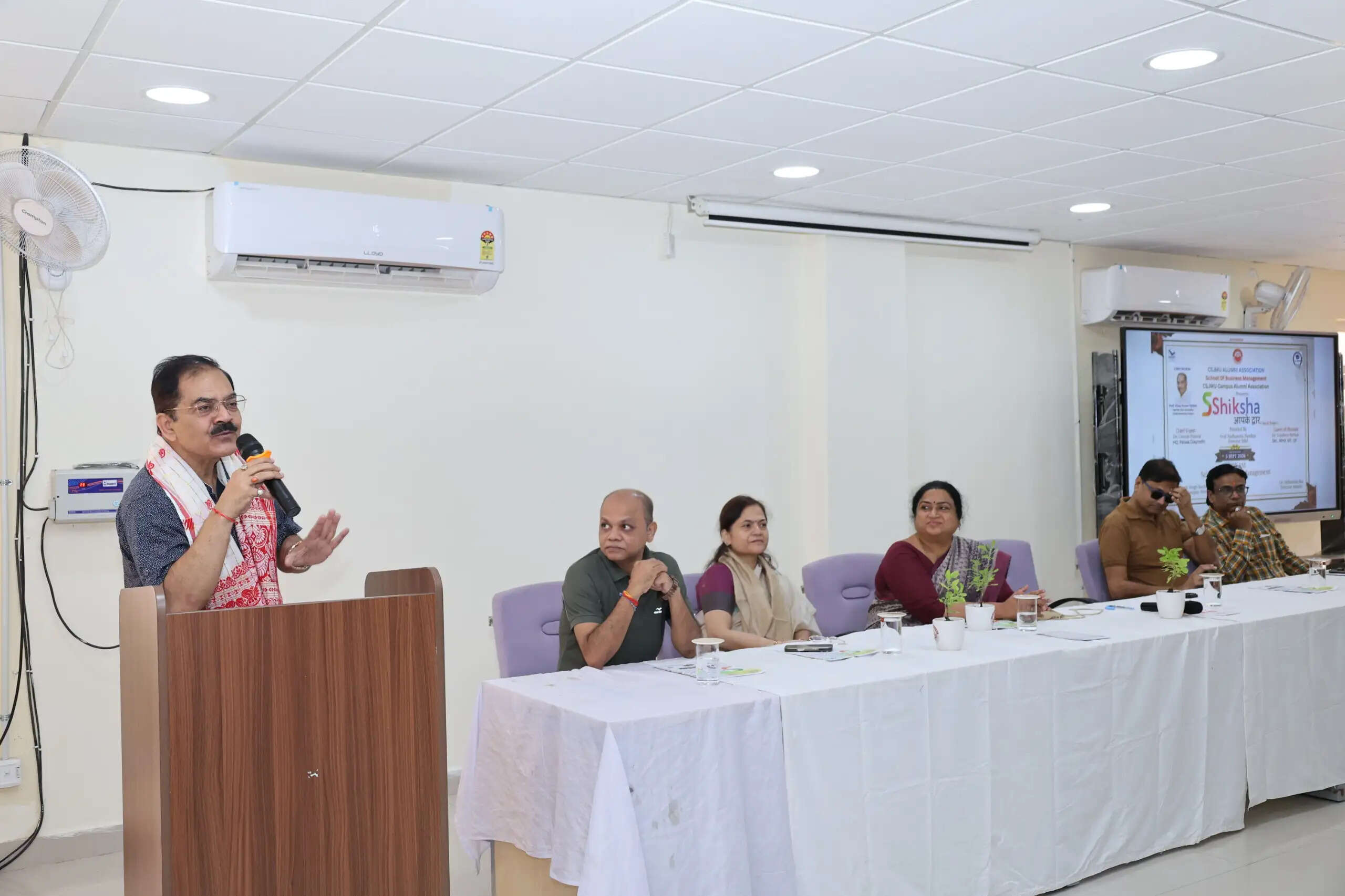 'शिक्षा आपके द्वार' से वंचित वर्ग तक पहुंचेगी शिक्षा, महिलाओं और किशोरियों को भी मिलेगा लाभ : डॉ. वंदना पाठक
