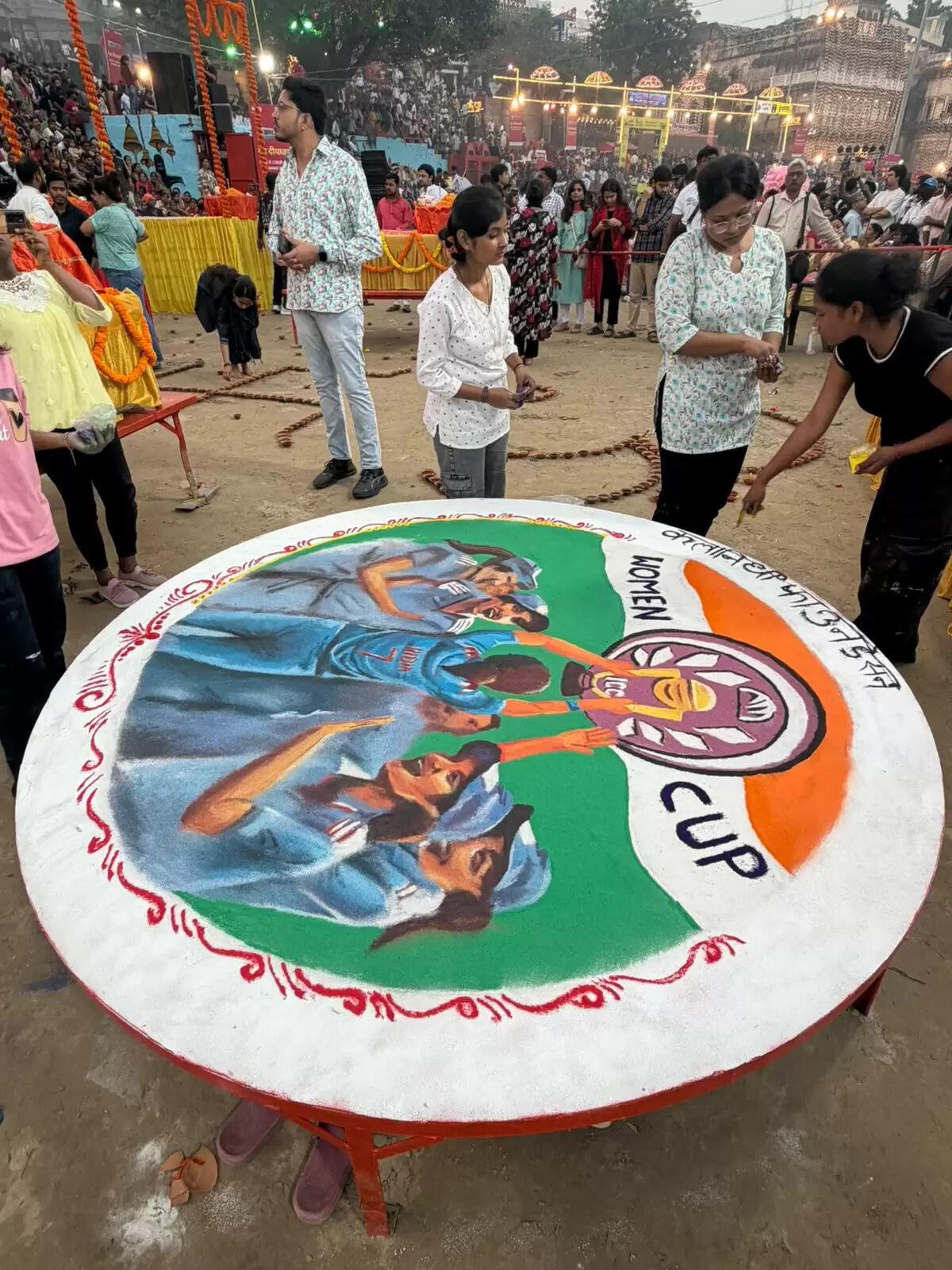 देव दीपावली पर्व : अस्सीघाट पर सजाई गई विश्व विजेता महिला क्रिकेट टीम की प्रतिकृति