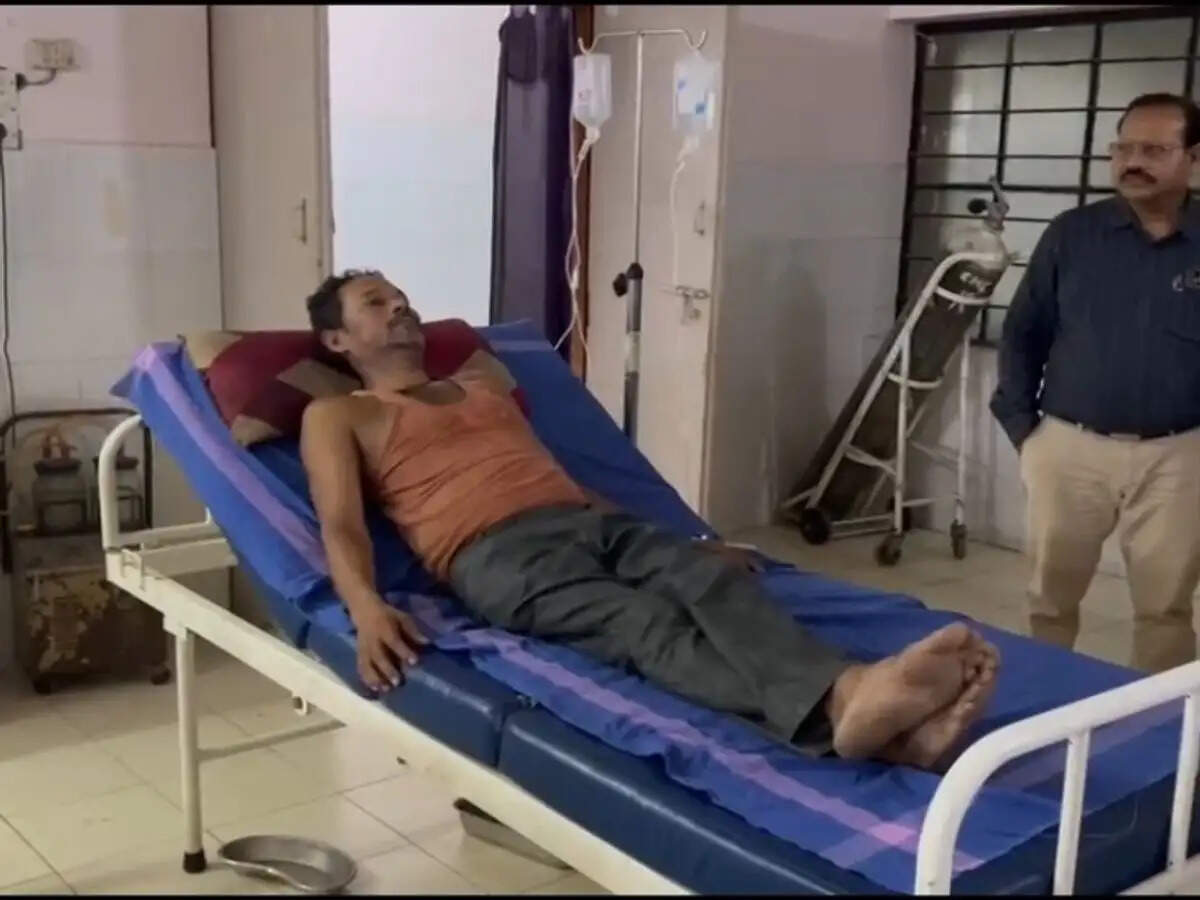 नायब तहसीलदार द्वारा रिश्वत मांगने से क्षुब्ध होकर किसान द्वारा आत्महत्या का प्रयास, जांच के आदेश