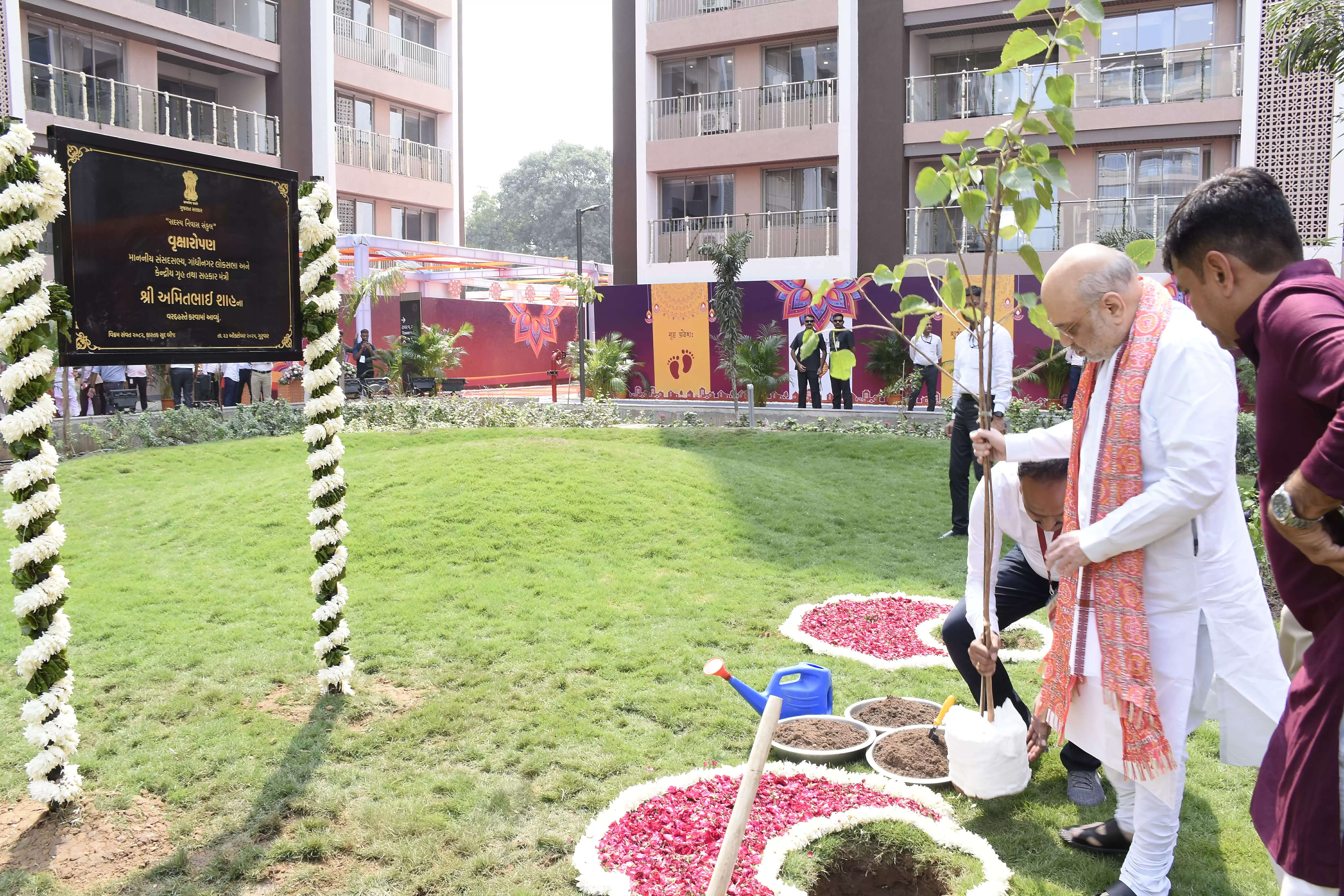 केंद्रीय मंत्री शाह ने गांधीनगर में नवनिर्मित सदस्य निवास संकुल का किया लोकार्पण
