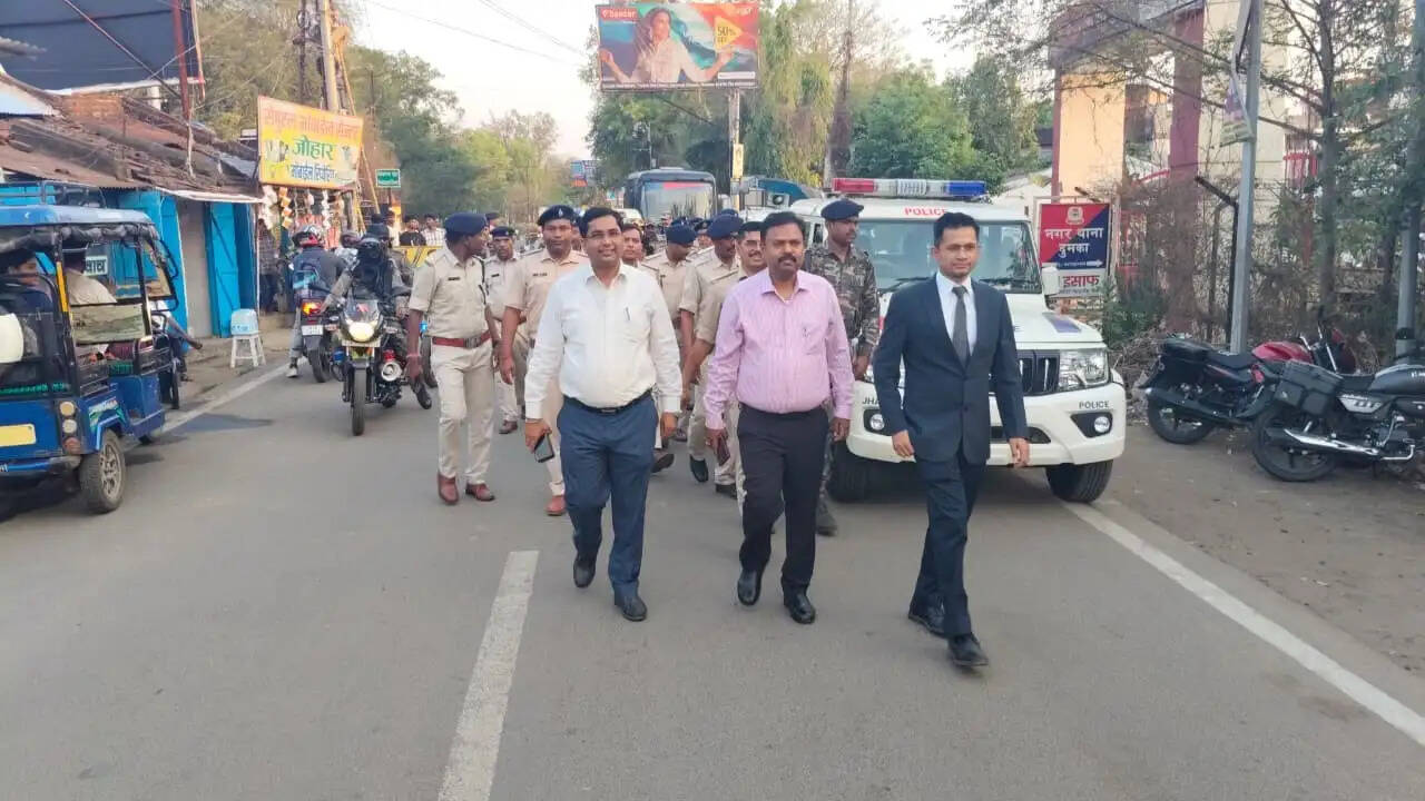 रानवमी काे लेकर निकाली गई फ्लैग मार्च