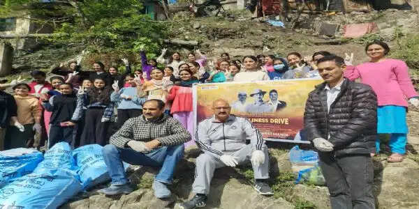 मेरा युवा भारत युवा कार्यक्रम : सुकेती खड्ड में सफाई अभियान का आयोजन