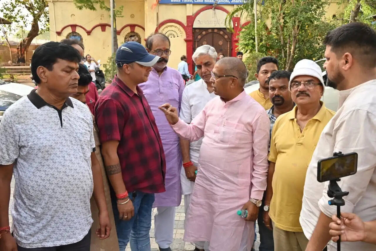 राजीव रंजन मिश्रा के परिजनों से मिले भाजपा प्रदेश अध्यक्ष आदित्य साहू