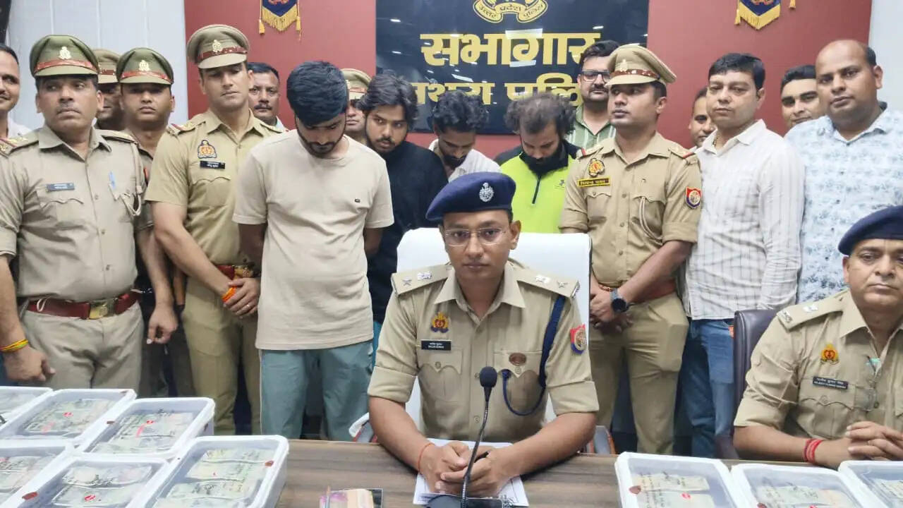 संशााेधित : प्रेमानंद महाराज के शिष्य के पिता के यहां 2.90 करोड़ की चोरी, 4 आरोपित गिरफ्तार