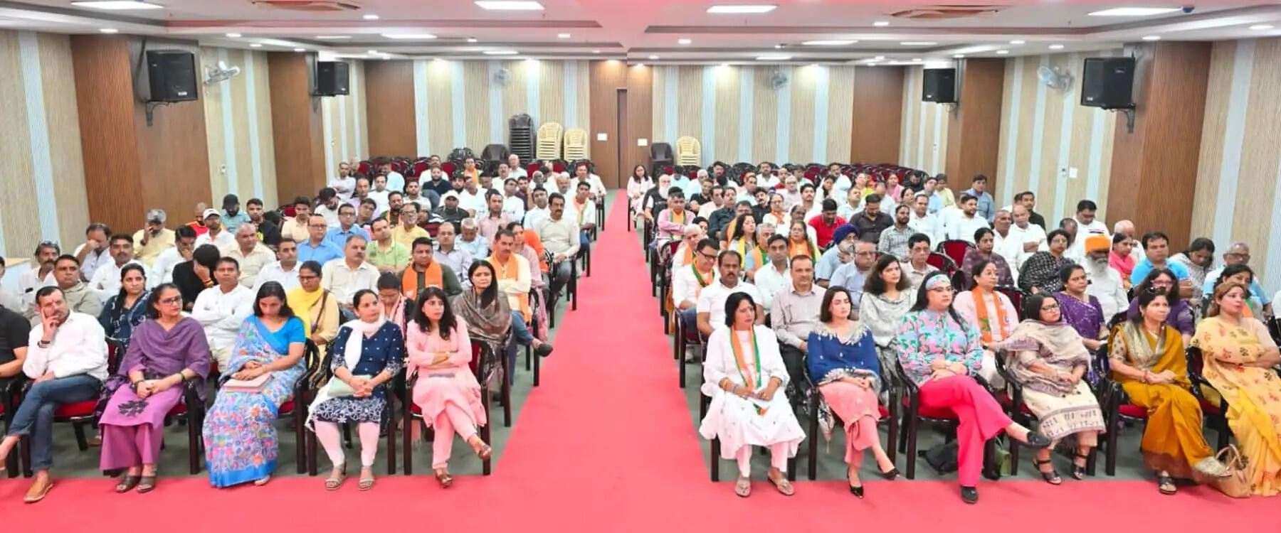 गुरुग्राम: समाज के अंतिम व्यक्ति तक पहुंचे सेवा संकल्प अभियान का लाभ: ओमप्रकाश धनखड़