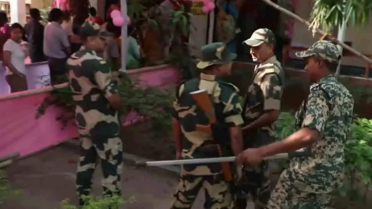 चुनाव 26: डोमकल में माकपा समर्थकों को तृणमूल कार्यकर्ताओं ने मतदान से रोका, चुनाव आयोग ने मांगी रिपोर्ट