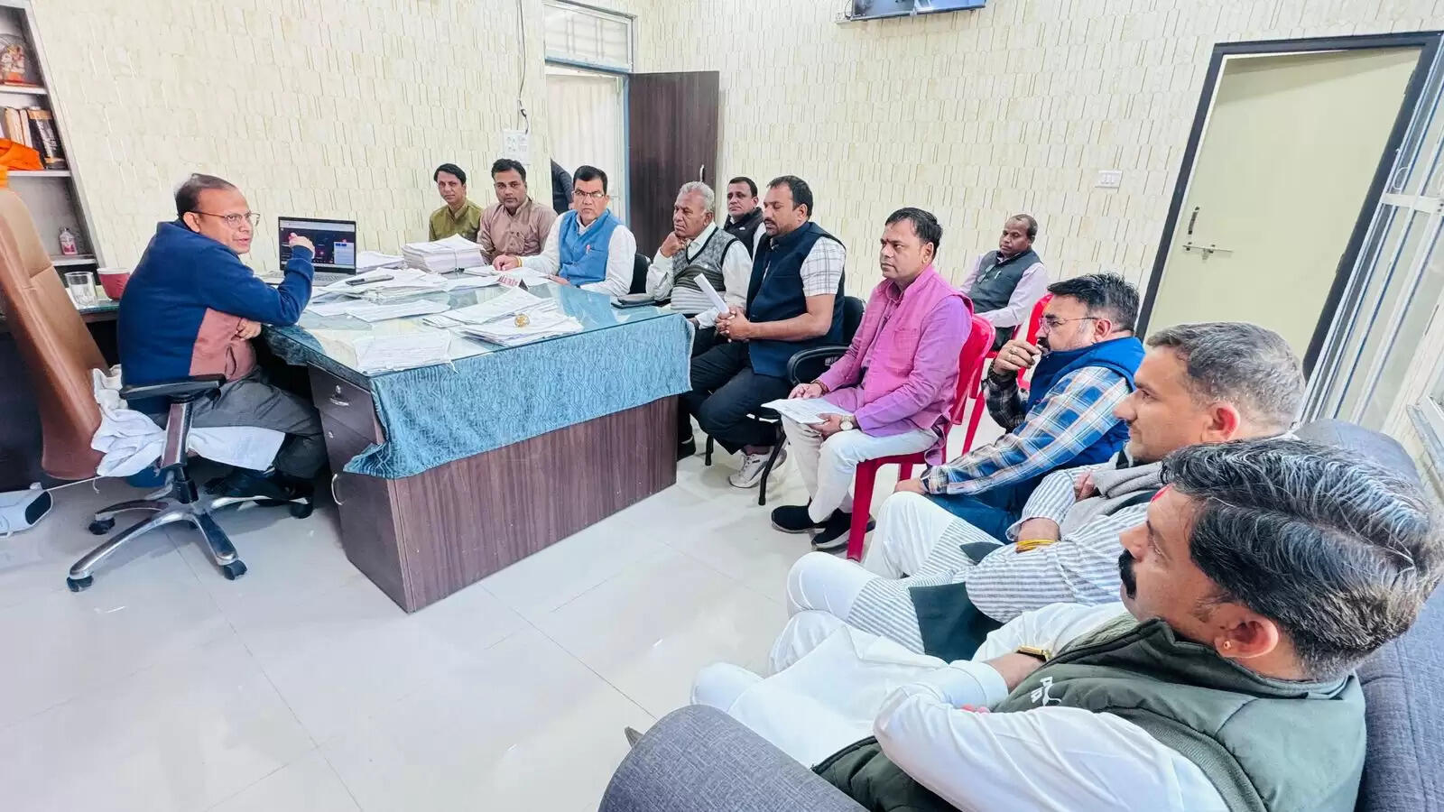 राजगढ़ःएसआईआर कार्य पूर्ण होने पर ब्यावरा एसडीएम ने राजनैतिक दलों के साथ की बैठक