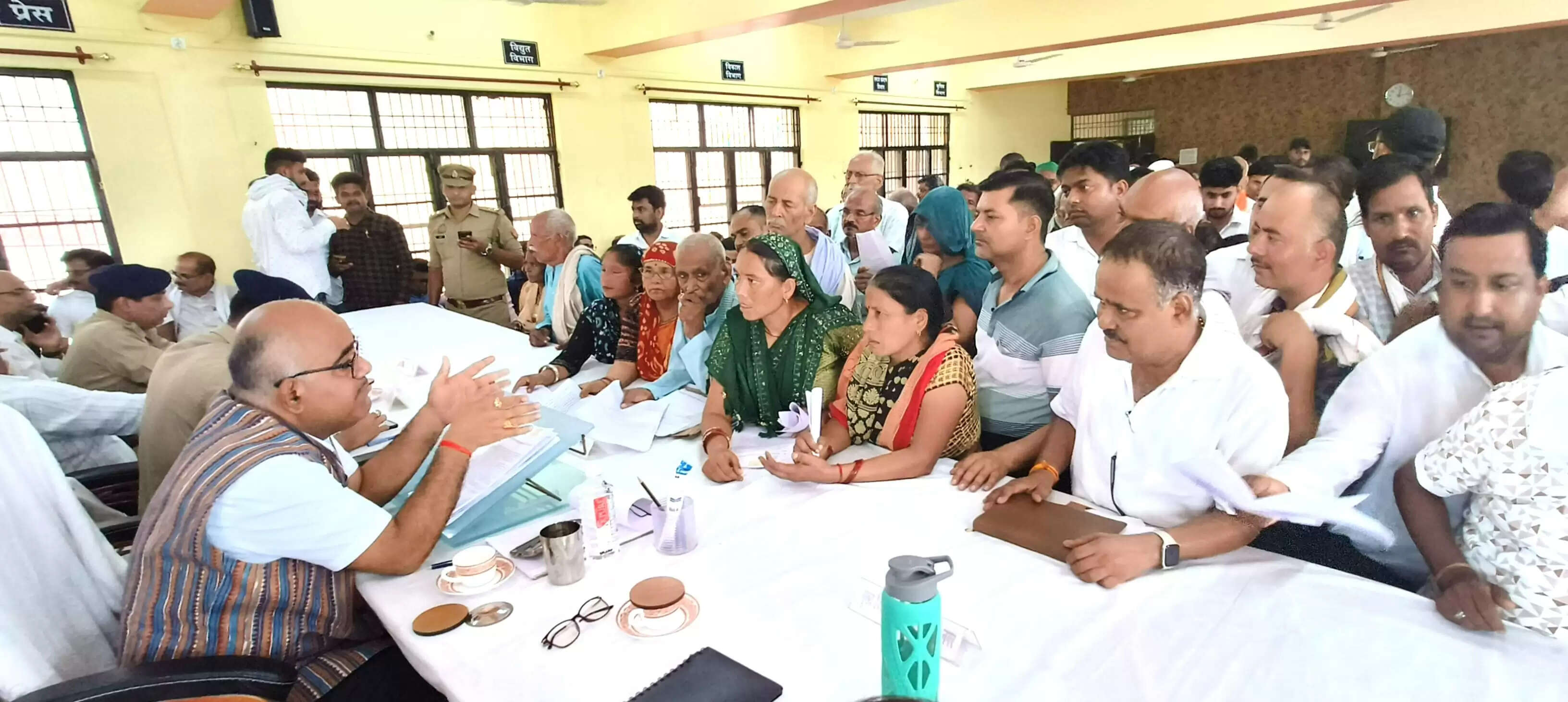 सम्पूर्ण समाधान दिवस पर कुल 185 प्रकरण आये, 8 का हुआ समाधान