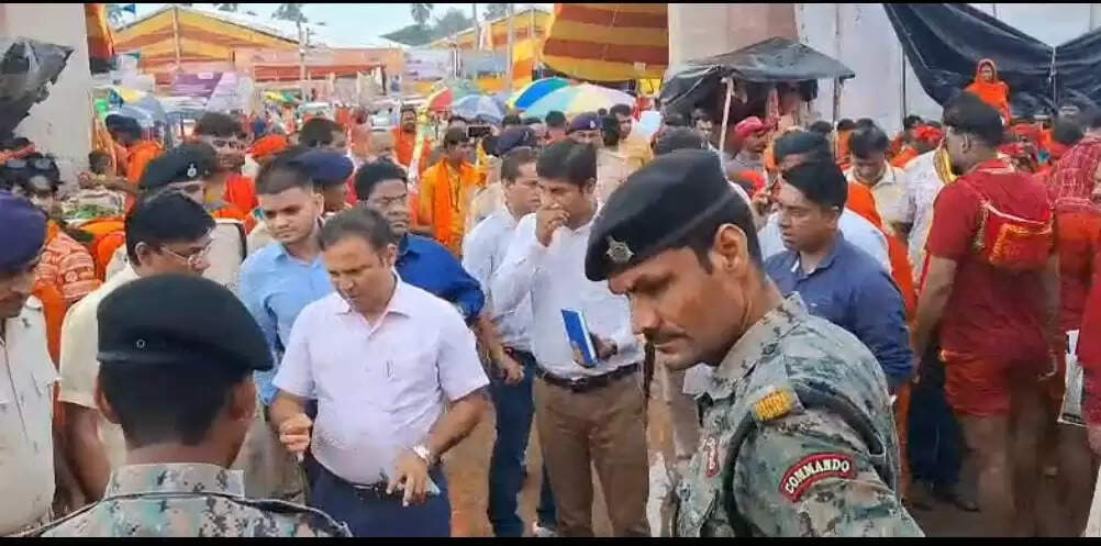 गंगा के बढ़ते जलस्तर का डीएम ने लिया जायजा