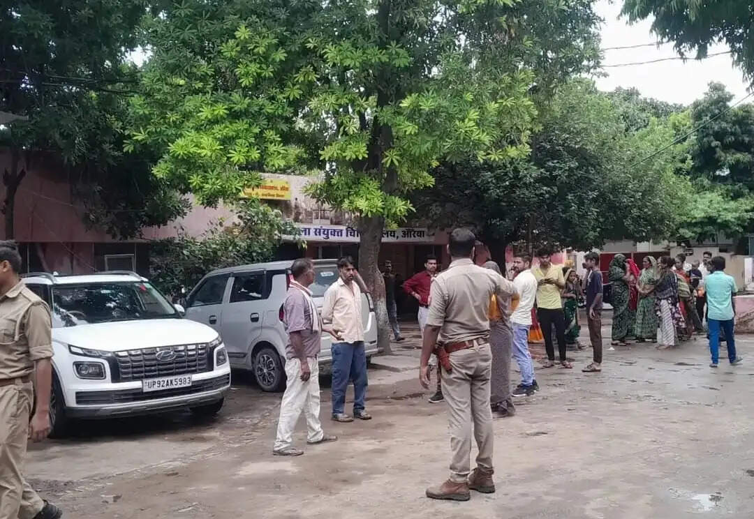 ई-रिक्शा में पिकअप ने मारी टक्कर, महिला की मौत