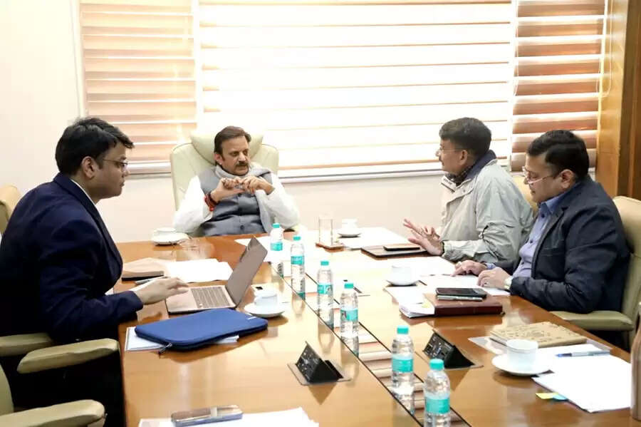 भर्ती के लिए आवश्यक औपचारिकताएं समय से करें पूर्ण: उप मुख्यमंत्री शुक्ल