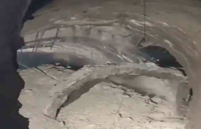 टनल में मिट्टी धंसने से मचा हड़कंप, बाल-बाल बचे श्रमिक