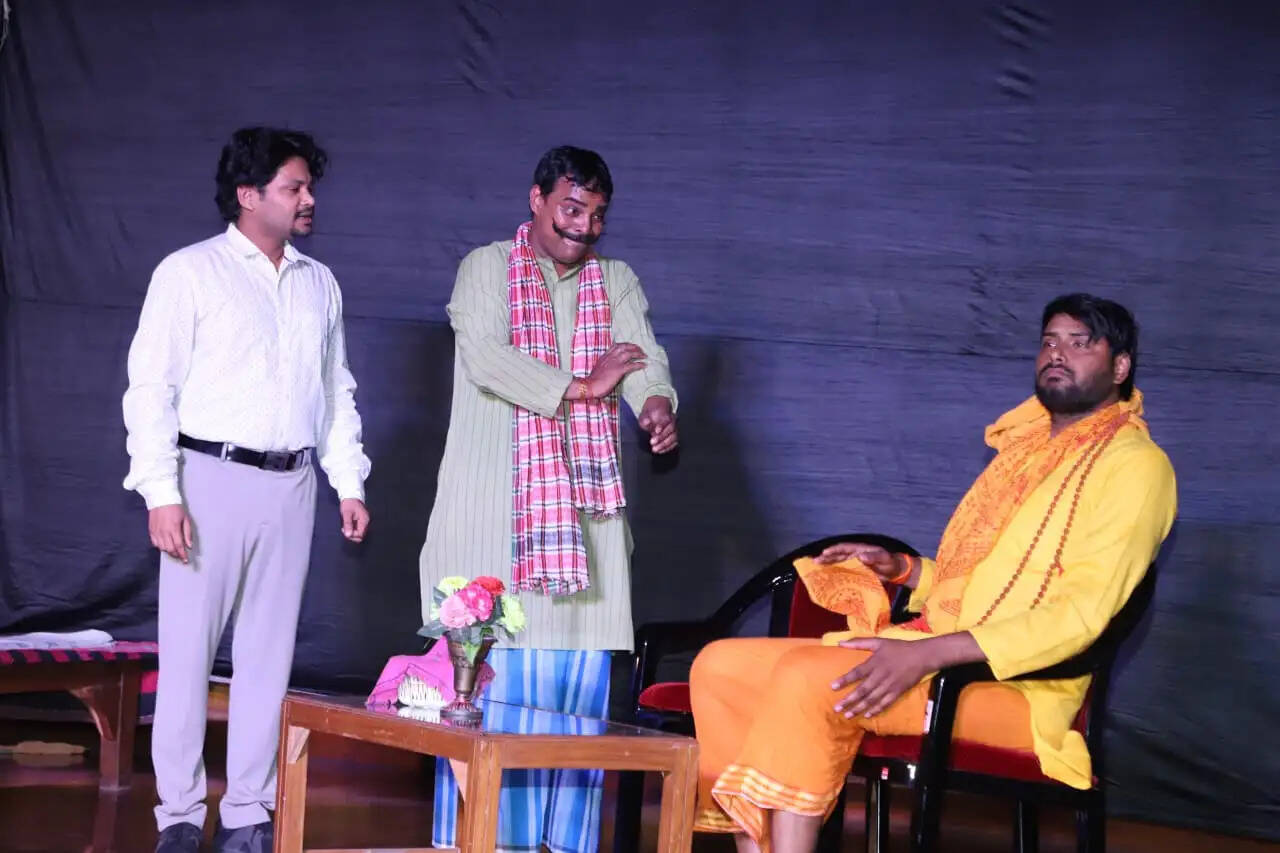 तनाव भरे आधुनिक जीवन में संजीवनी साबित हाेते हैं हास्य नाटक : डॉ. वंदना पाठक