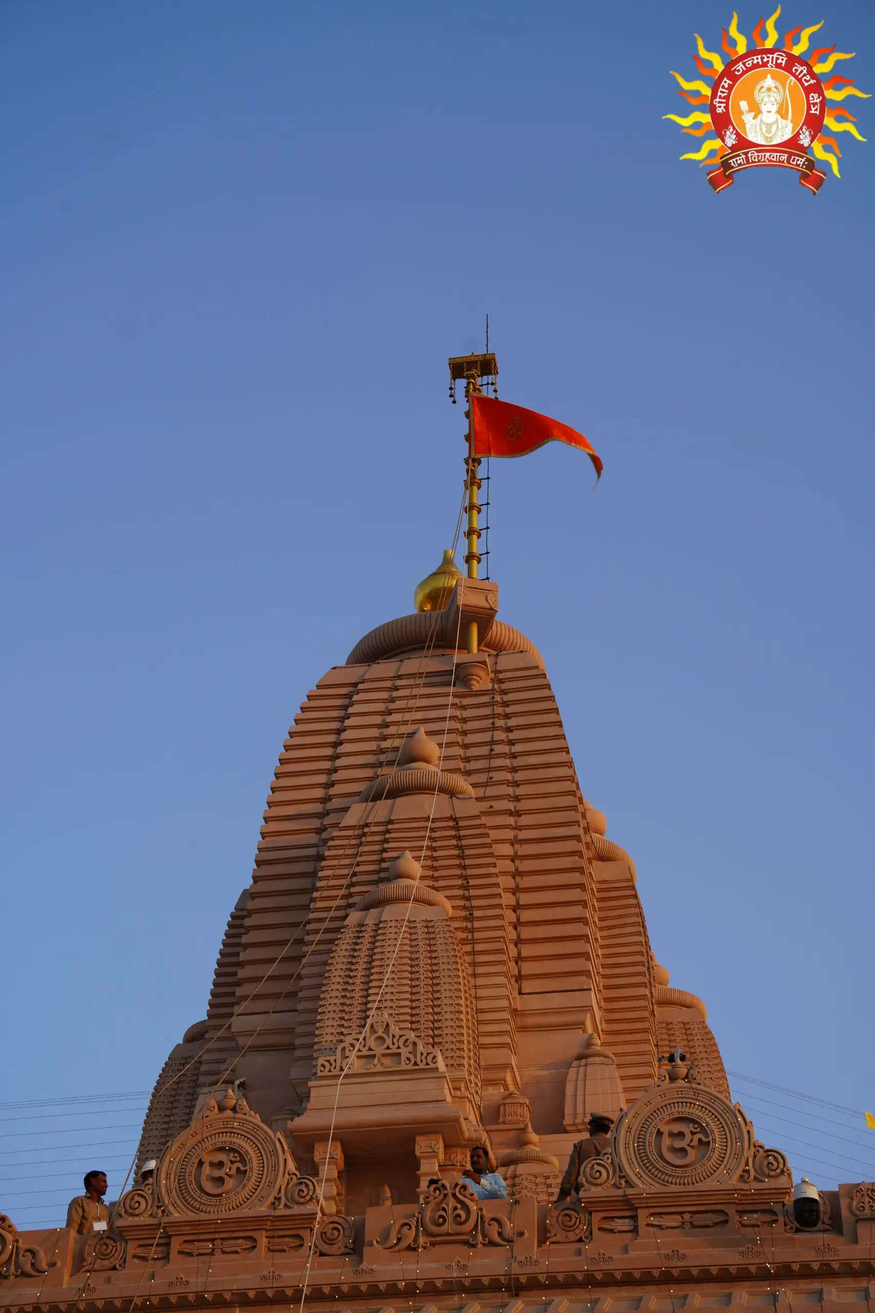 (अपडेट) रामजन्मभूमि में साध्वी ऋतंभरा ने किया मां भगवती मंदिर के शिखर पर ध्वजारोहण