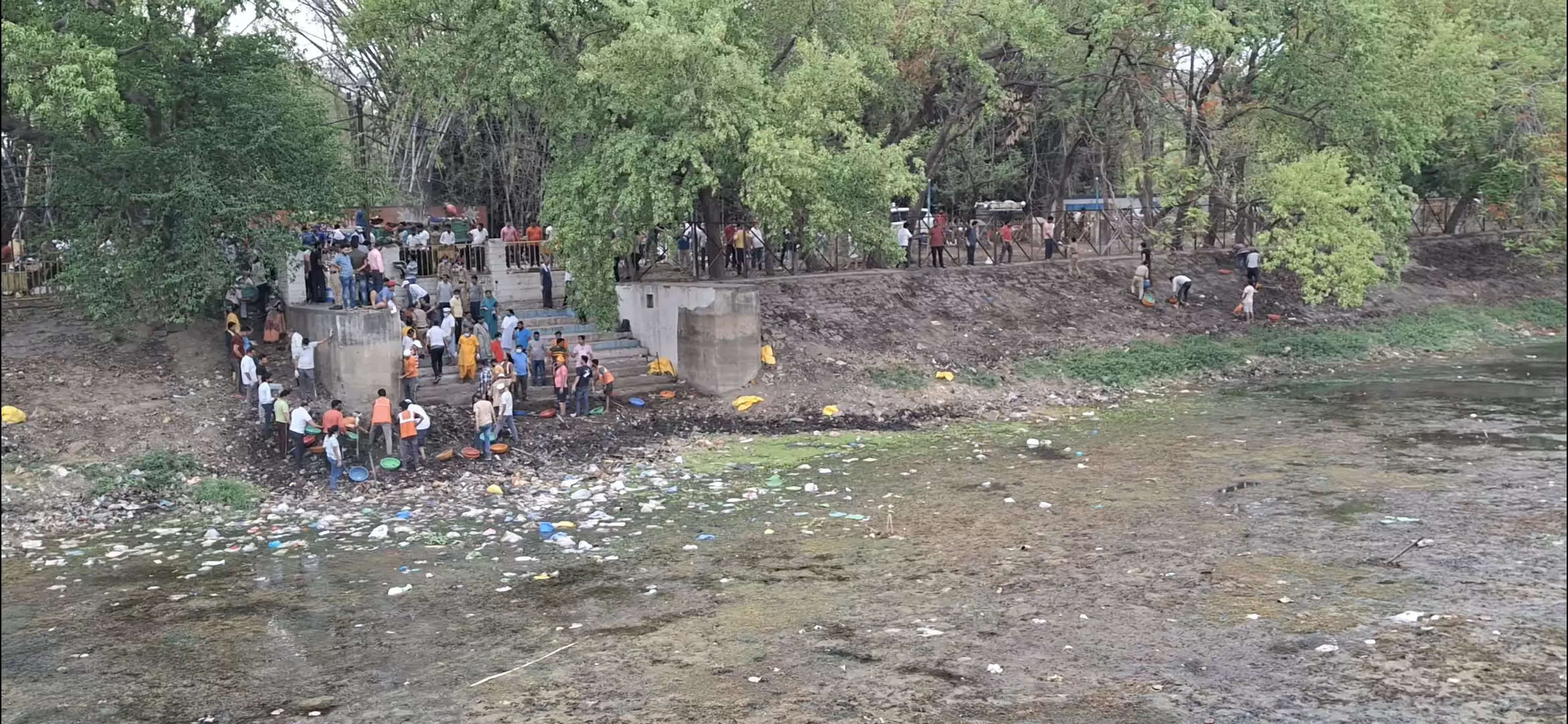 दमोह: गंगा दशहरा पर श्रमदान के लिये उठे हजारों हाथ