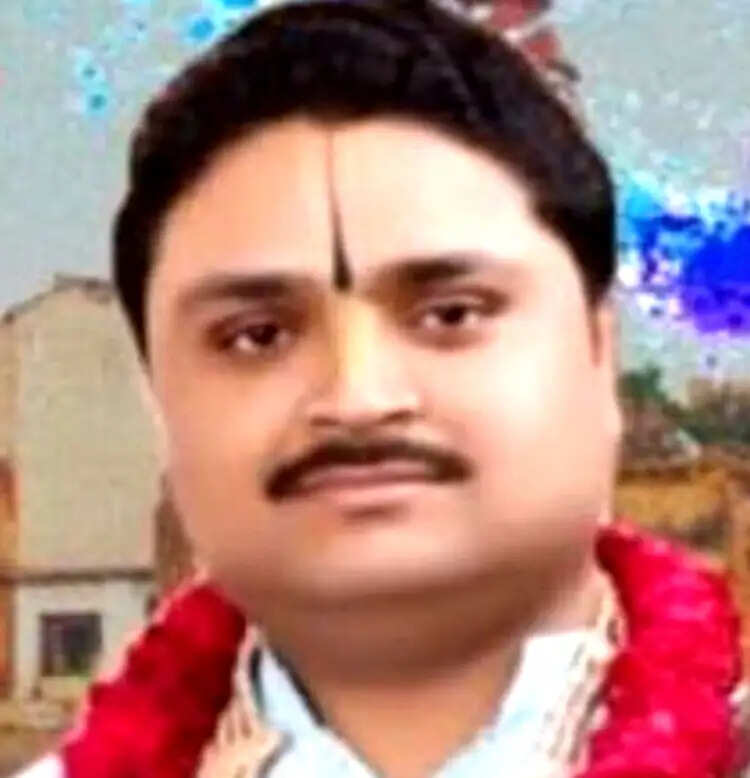 हरिद्वार में अस्थि विसर्जन पर टिप्पणी से उठा विवाद, तीर्थ पुरोहितों ने जताई कड़ी आपत्ति, मुकदमा दर्ज
