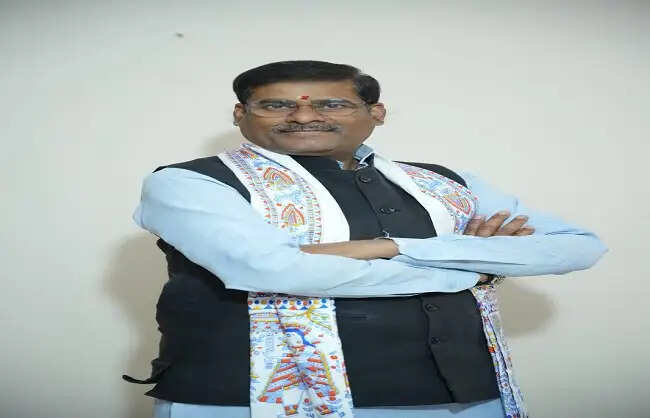 भोजपुरी गीत में आपत्तिजनक एवं जातिसूचक सामग्री के मामले में मंत्री डॉ प्रमोद कुमार सख्त, साइबर पुलिस को कार्रवाई के निर्देश