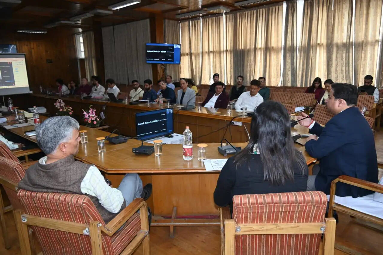 शिमला में 2.31 लाख मीट्रिक टन सेब उत्पादन का अनुमान, प्रशासन ने किसी कमर