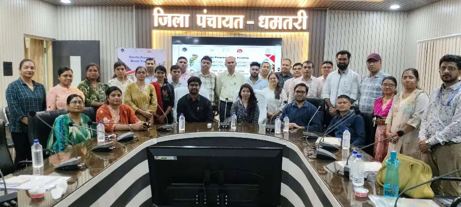 जिले में मानसिक स्वास्थ्य सेवाओं को मजबूत करने की पहल, विशेषज्ञ डाक्टर ने दिया प्रशिक्षण