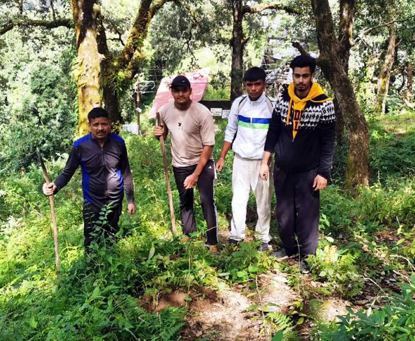 श्राद्ध पक्ष के तहत चलाया ‘पितरों के नाम पेड़ लगाओ’ अभियान