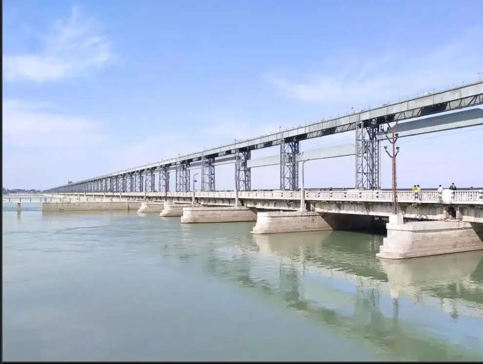 सुपौल में बाढ़ अवधि शुरू, कोसी बराज से छोड़ा गया 25,850 क्यूसेक पानी; प्रशासन अलर्ट मोड में