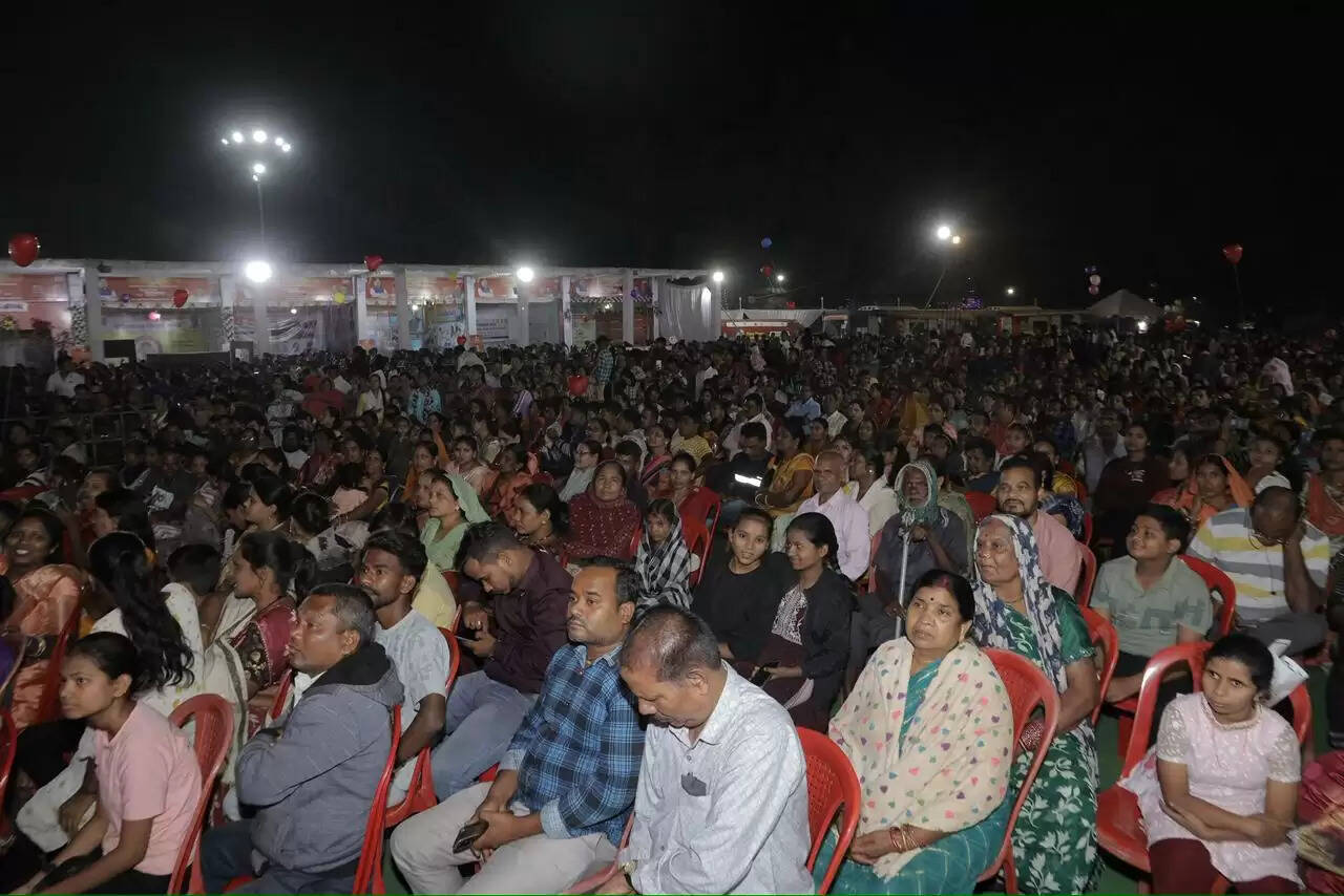 कोरबा : राज्योत्सव में छत्तीसगढ़ी लोक संस्कृति की झलक, अलका चंद्राकर की प्रस्तुति ने बांधा समां