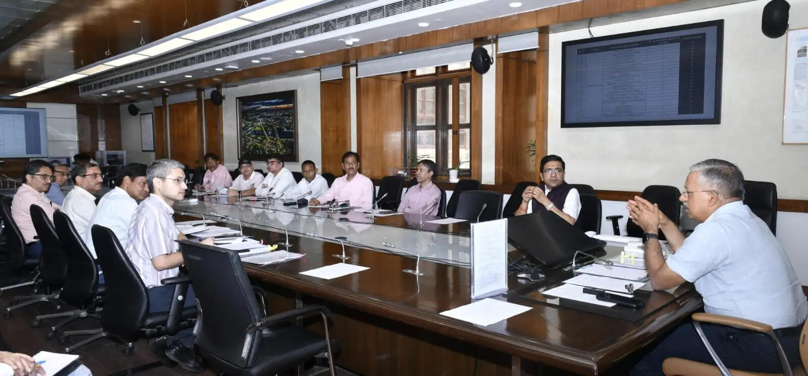 उप्र में ईवी चार्जिंग स्टेशन स्थापना के लिए&nbsp;विभाग भूमि चिह्नित करें: मुख्य सचिव
