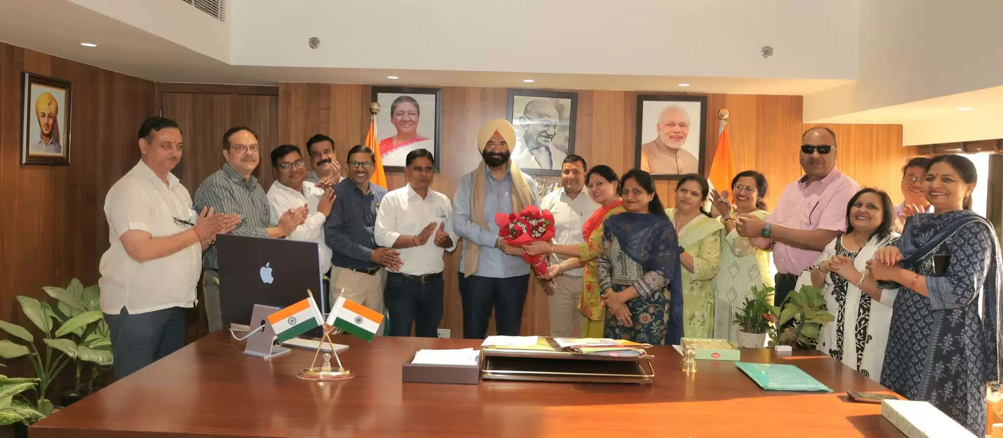 मंत्री सिरसा ने किया डीकेवीआईबी कर्मचारियों के वित्तीय उन्नयन से जुड़े मुद्दों का समाधान