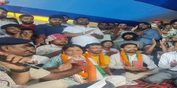 जेपीएससी मुद्दे पर अनशनकारी छात्रों ने सरकार को दो माह में बेहतर तरीके से जांच करने की शर्त पर तोड़ा अनशन