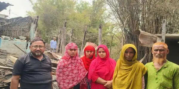 बिहार के पूर्णिया में सिलेंडर विस्फोट से 9 परिवारों के घर जले
