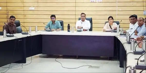 इंदौरः जिले के सभी 610 गांवों में घर-घर से कचरा संग्रहण की होगी व्यवस्था