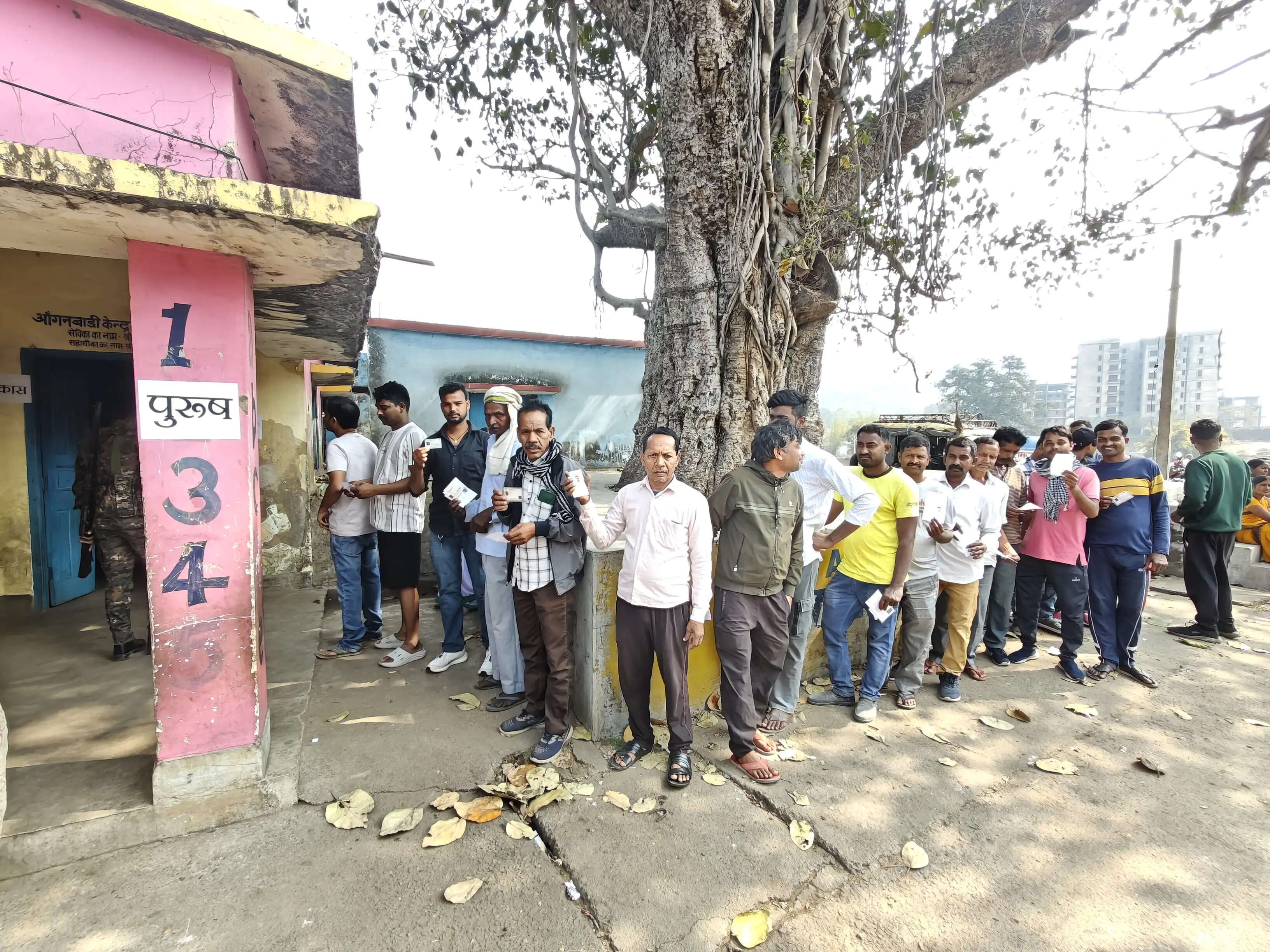 नगर पालिका चुनाव का मतदान जारी 3 घंटे में पड़े 25 फ़ीसदी वोट