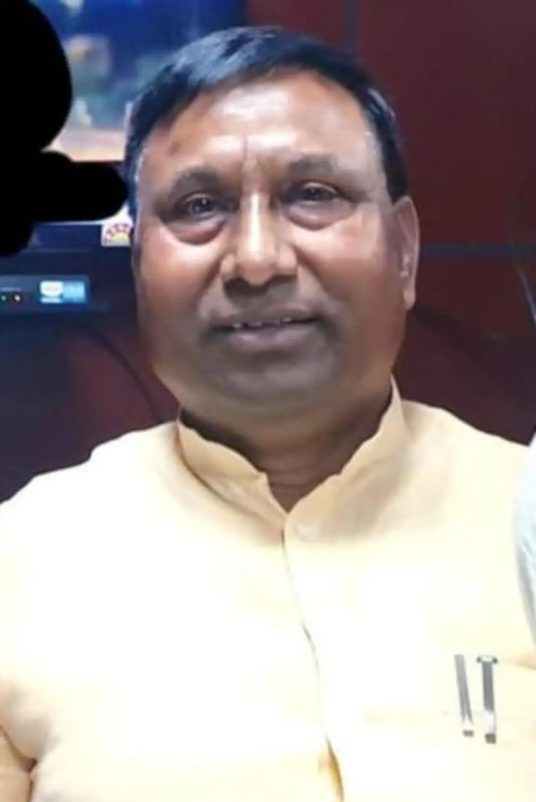 देवरिया : भाजपा की ऐतिहासिक जीत पर नेताओं और कार्यकर्ताओं में खुशी की लहर, मिष्ठान खिलाकर मनाया जश्न