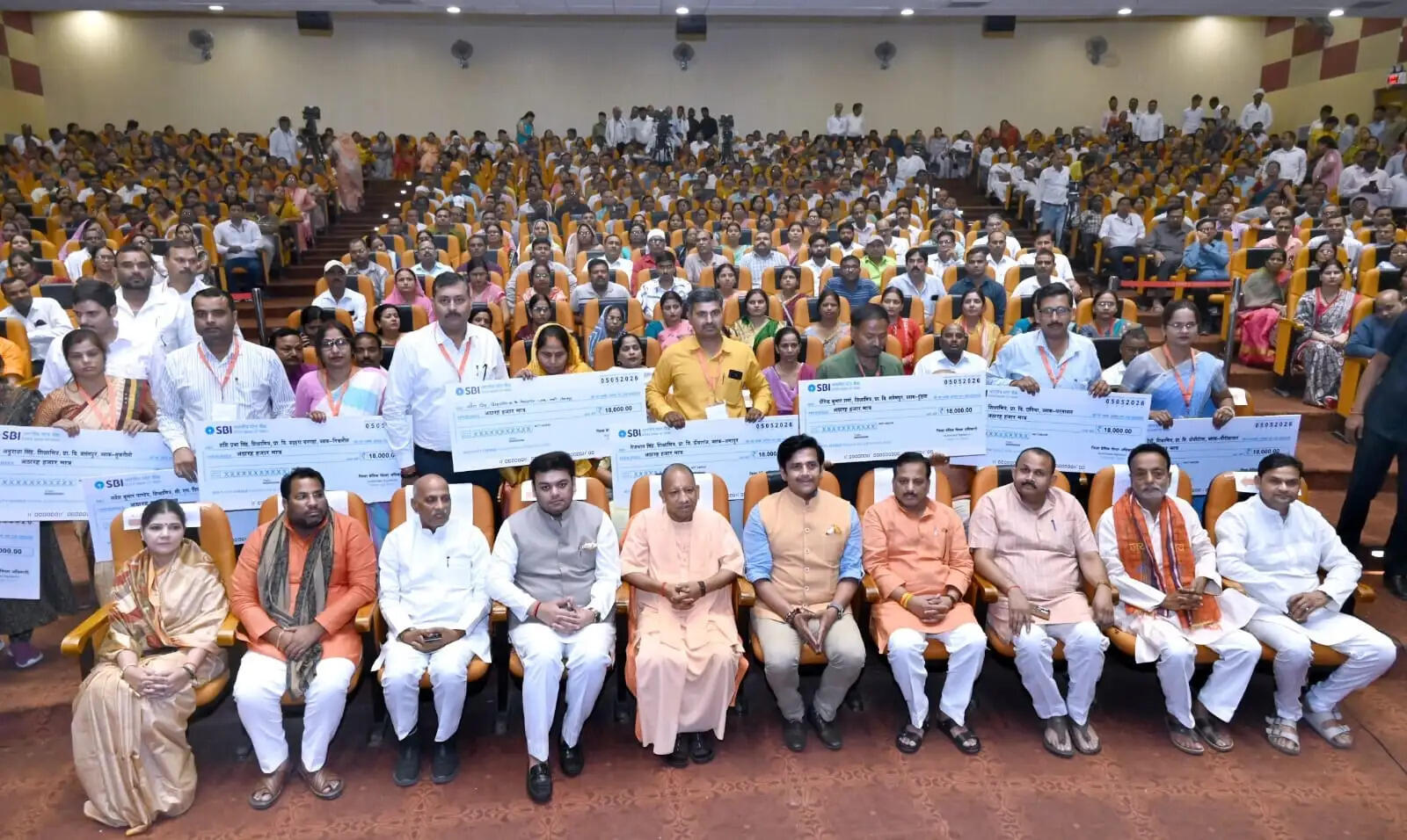 शिक्षामित्रों का मानदेय साढ़े तीन हजार से बढ़ाकर 10 हजार और अब 18 हजार रुपये प्रतिमाह किया : मुख्यमंत्री याेगी