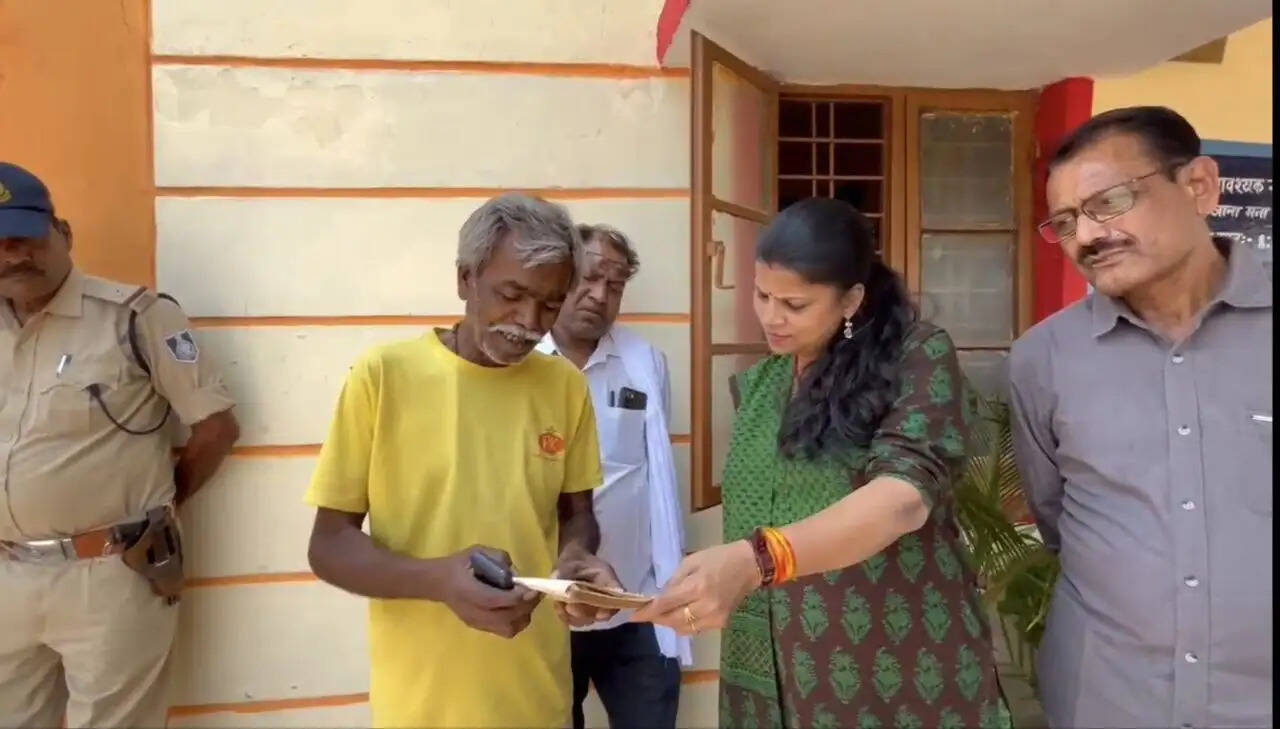 दमोहः बाल संरक्षण आयोग की टीम को छात्रावास में मिला धर्म विशेष का साहित्य