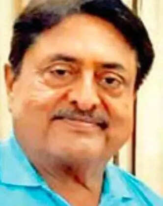 दुम्बीसाई-बंधपाड़ा मार्ग पर लगे स्ट्रीट लाइट : केशरी