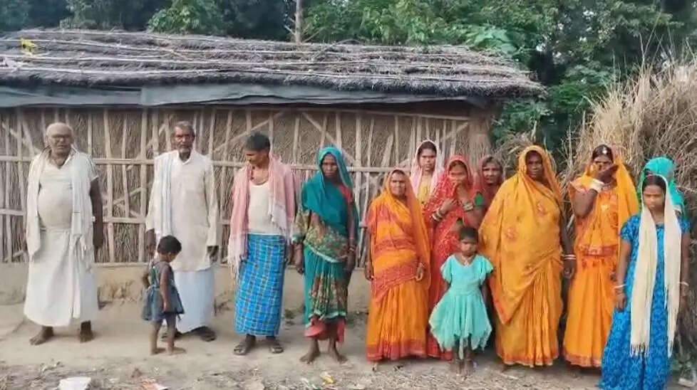 नल जल योजना हुई फेल, पानी के लिए तरस रहे ग्रामीण