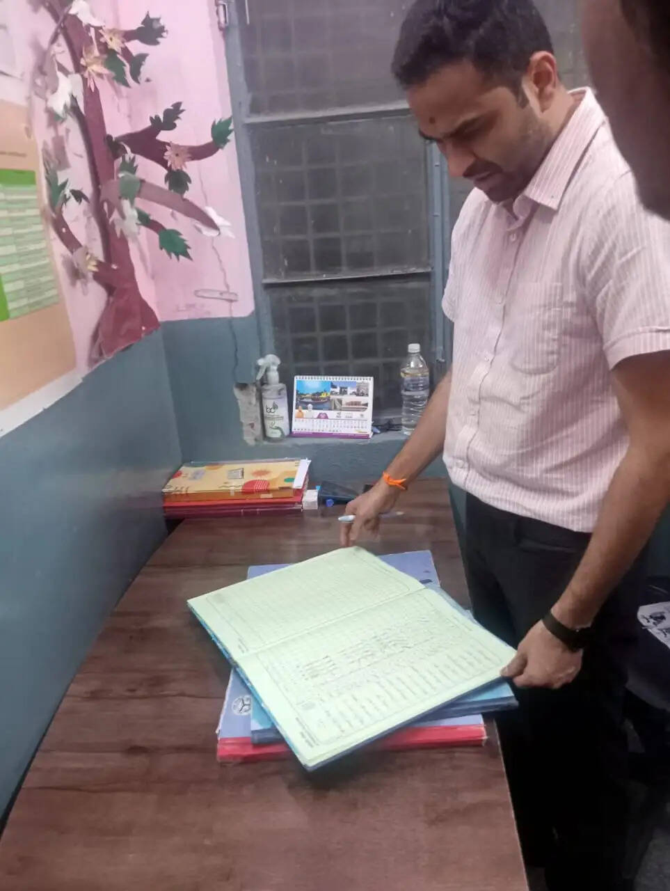 मरीजों को बेहतर स्वास्थ्य सुविधाएं उपलब्ध कराना शासन की प्राथमिकता : जिलाधिकारी