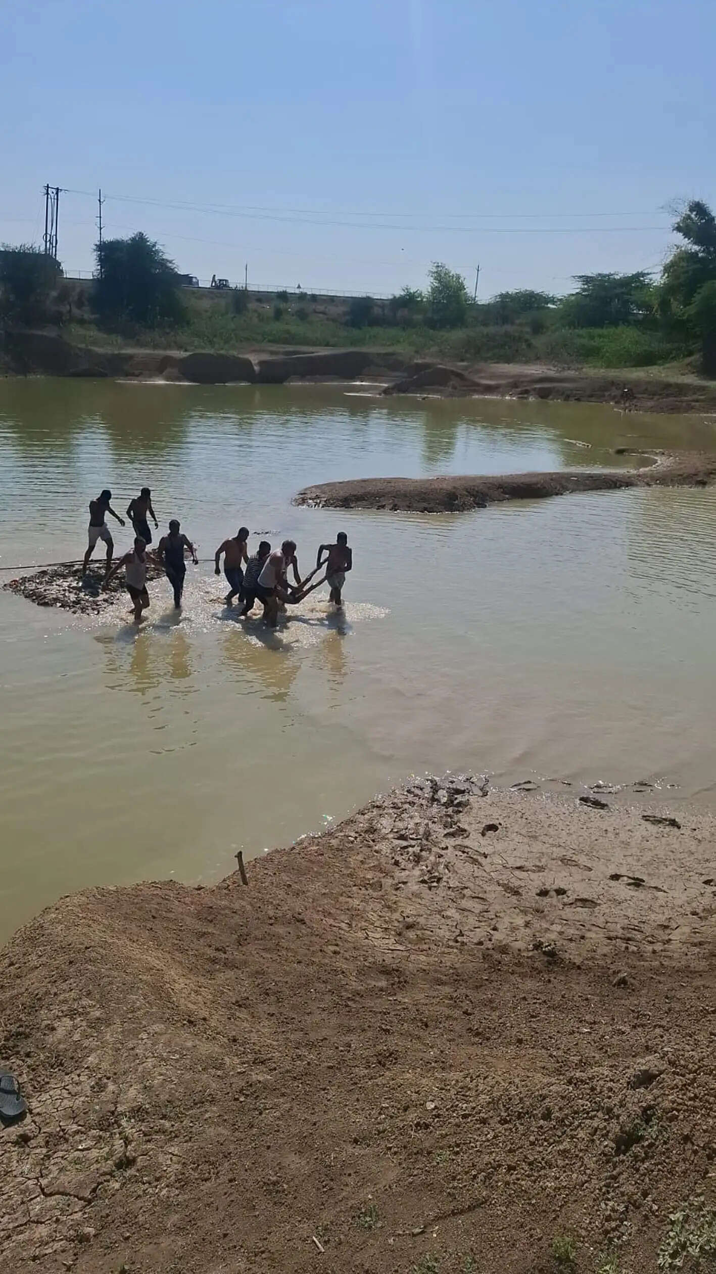 उज्जैन: तलाब में डूबने से दो किशोरों की मौत, एक घंटे में निकाले शव